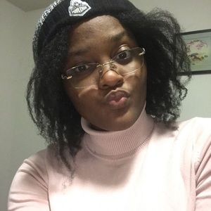 Meet your Posher, Renae